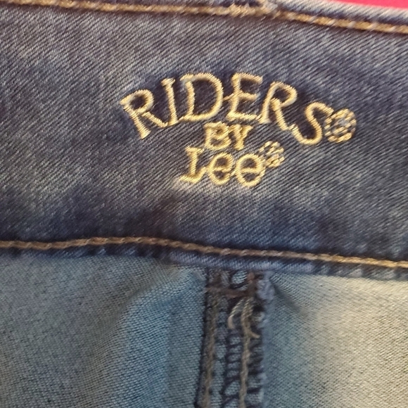 Riders by Lee Mid-Rise Capris - Picture 5 of 7
